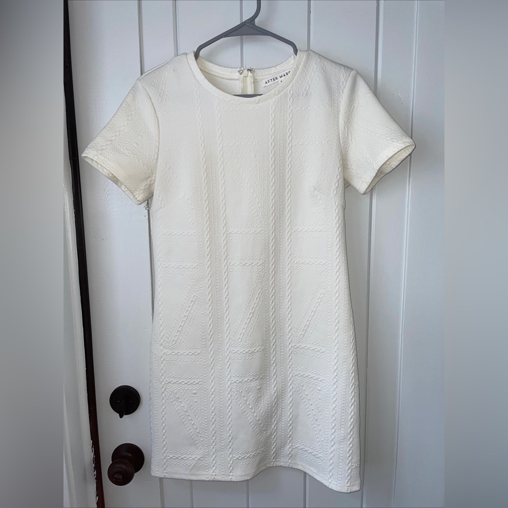 White After Market Dress Size S
